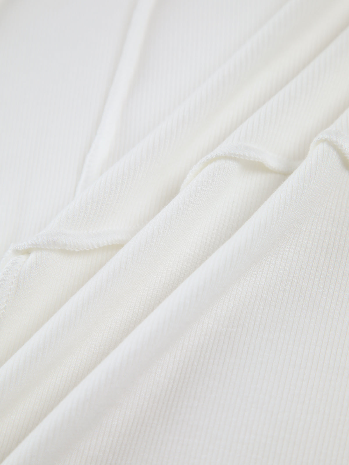 Bronte | Elegant Ribbet Top med Flatterende Søm Detaljer