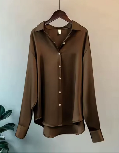 Olive | Elegant Fit Bluse med Blød Glans
