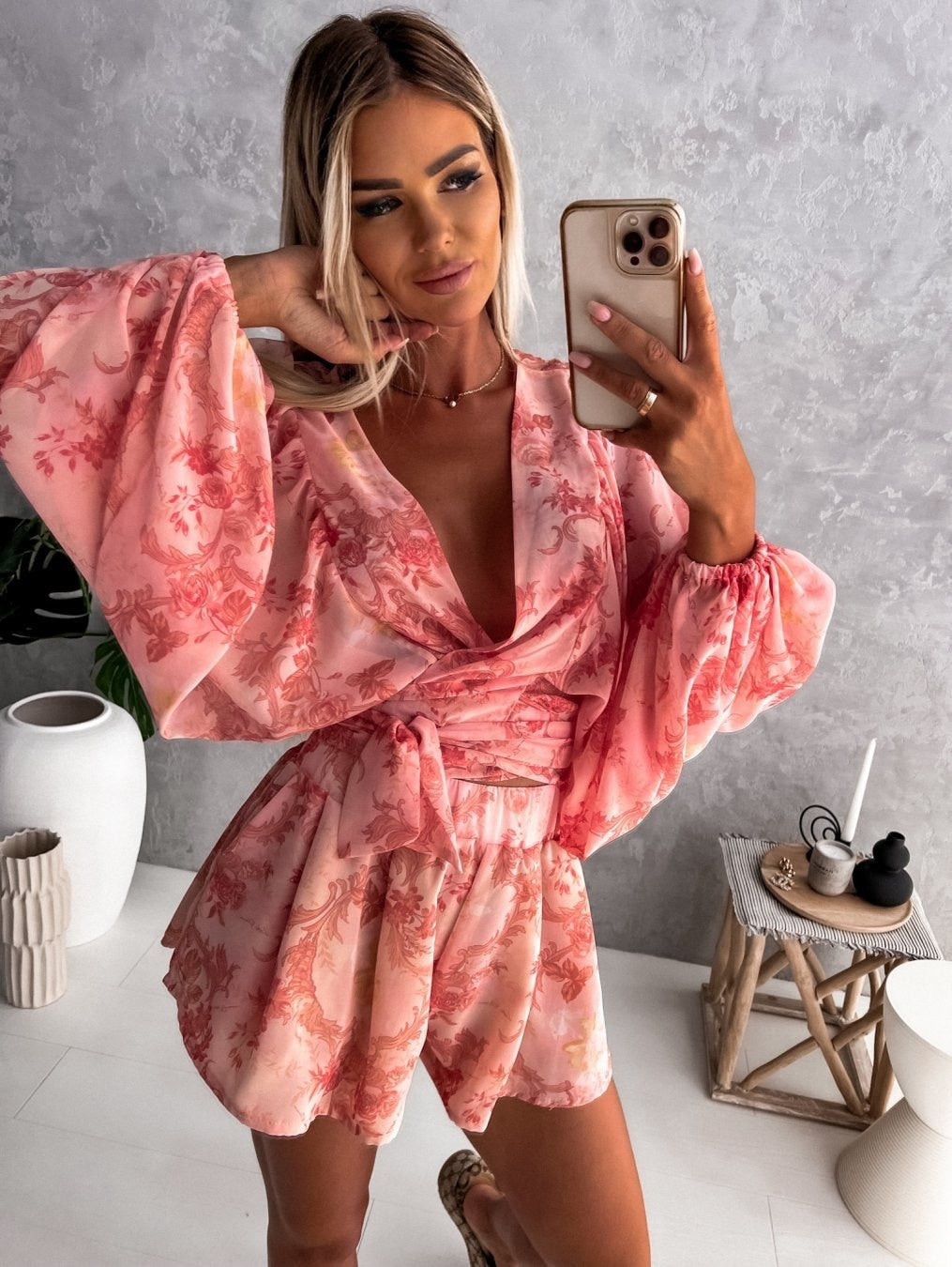Ivy | Kvinders Stilfulde Flowing To-delt Shorts og Bluse Sommer Sæt