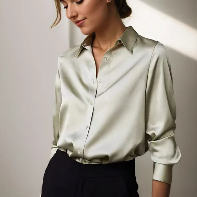 Olive | Elegant Fit Bluse med Blød Glans