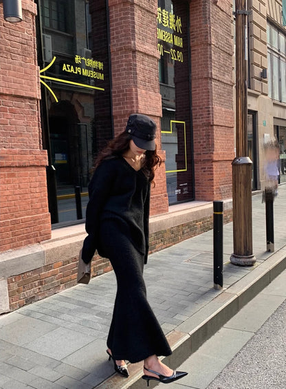 Morgan | Kvinders V-hals Strikket Sweater og Flared Midi Skirt Sæt