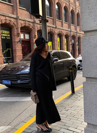 Morgan | Kvinders V-hals Strikket Sweater og Flared Midi Skirt Sæt