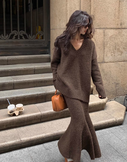 Morgan | Kvinders V-hals Strikket Sweater og Flared Midi Skirt Sæt