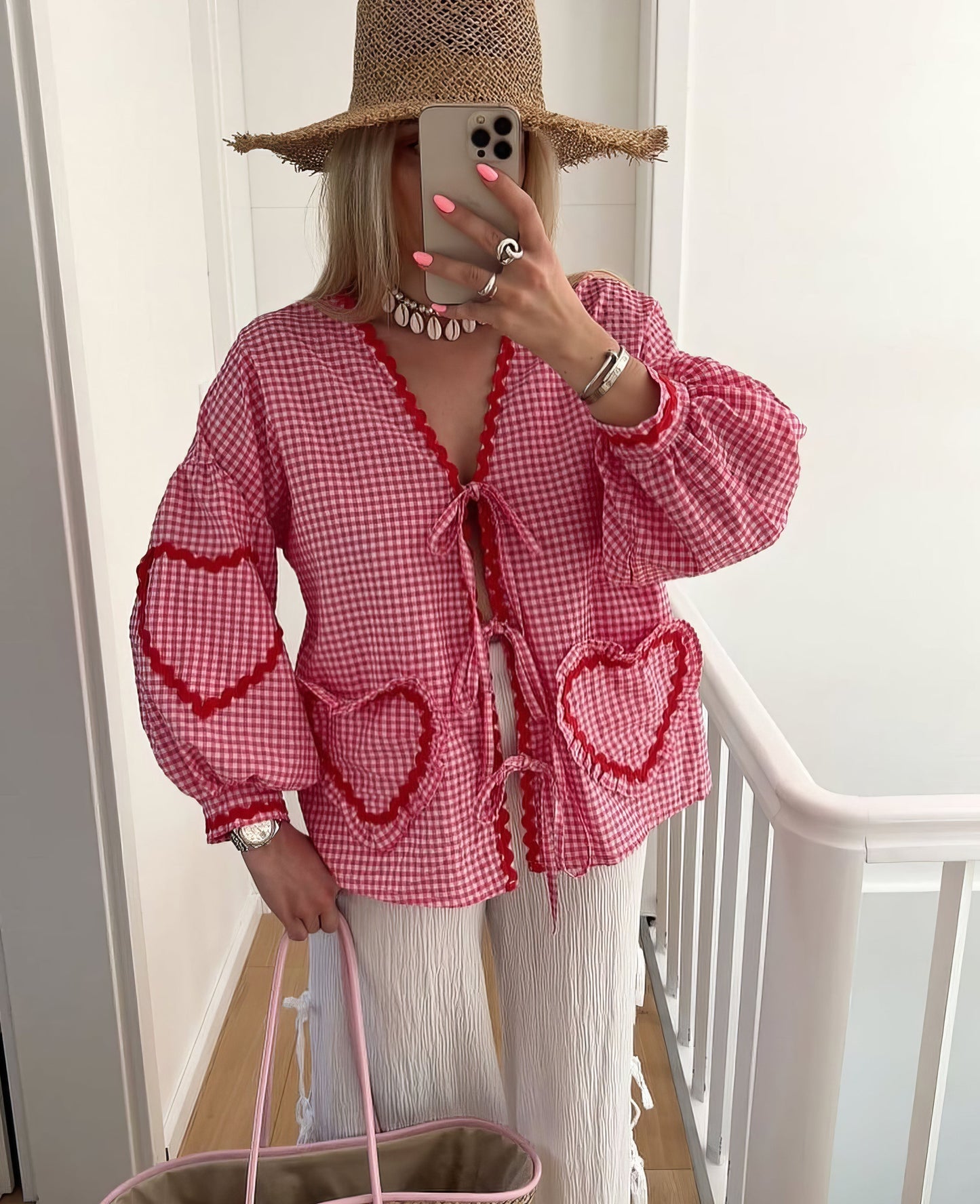 Betty | Romantisk Hjerte Bluse til Stilfulde Kvinder