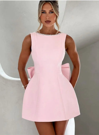 Harmonia | Elegant Mini Kjole med Smigrende Silhuet