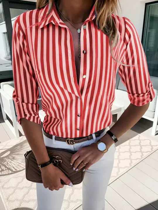 Delilah | Chic Stribet Bluse til Afslappende Sommerkomfort