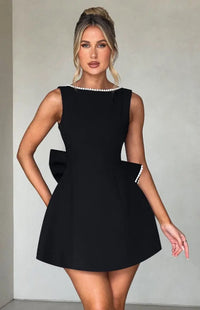 Harmonia | Elegant Mini Kjole med Smigrende Silhuet