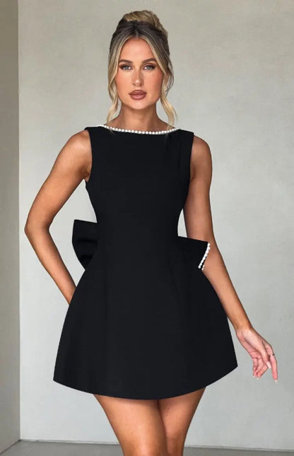 Harmonia | Elegant Mini Kjole med Smigrende Silhuet