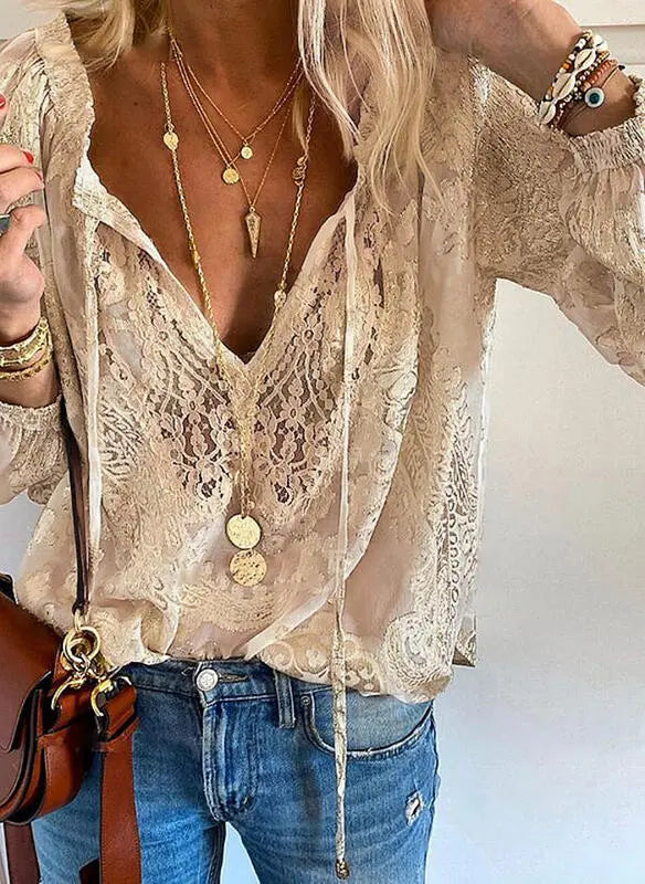 Kelly | Elegant Boho Bluse med Udsnit i Halsen