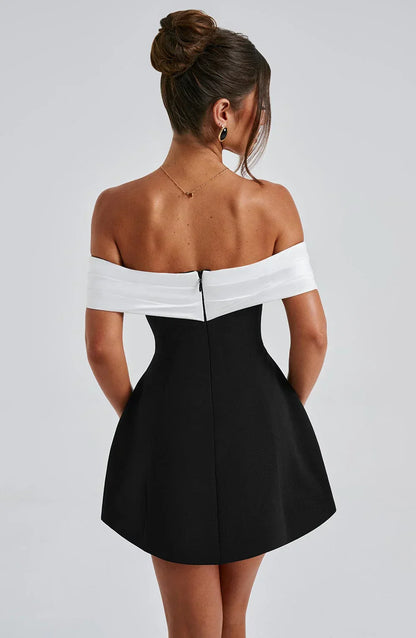 Jessica | Elegant Mini Kjole med Moderne Sløjfedetalje