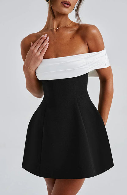 Jessica | Elegant Mini Kjole med Moderne Sløjfedetalje
