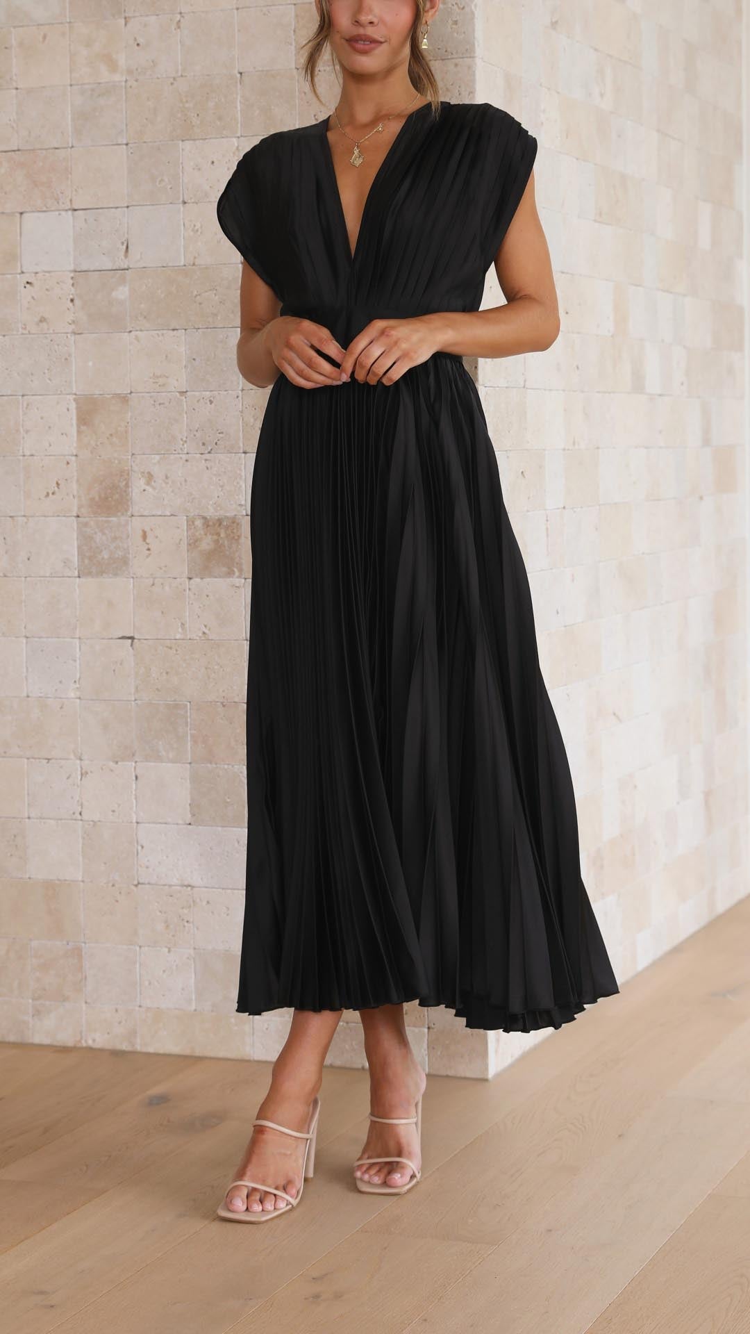 Doris | Kvinders V-hals Fit & Flare Midi Kjole