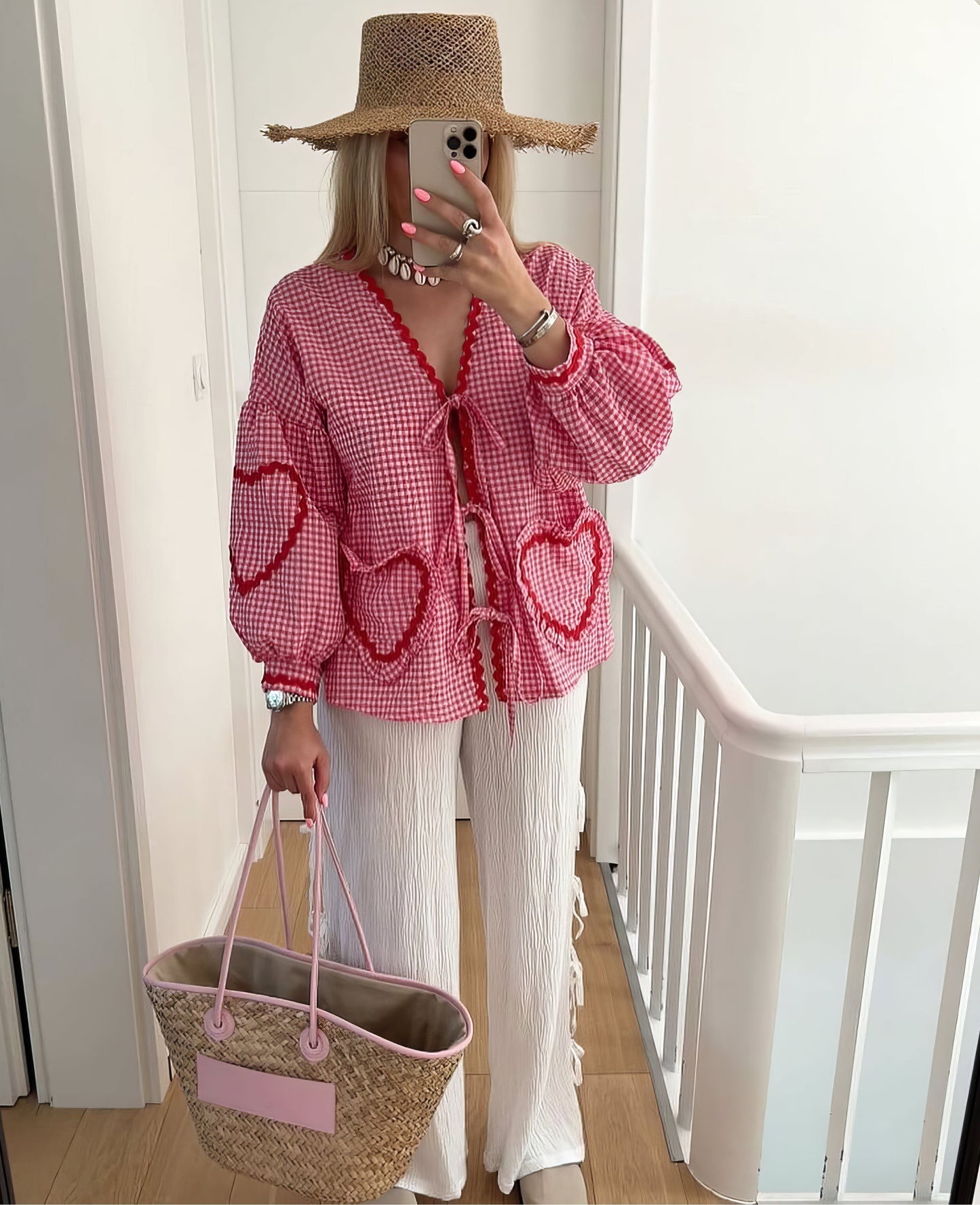 Betty | Romantisk Hjerte Bluse til Stilfulde Kvinder