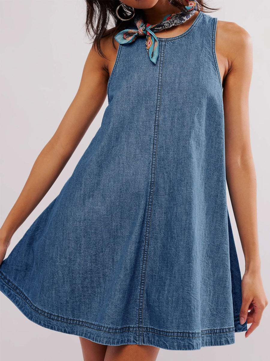 Nancy | Mini Kjole i Jeans Uden Ærmer og Åben Ryg